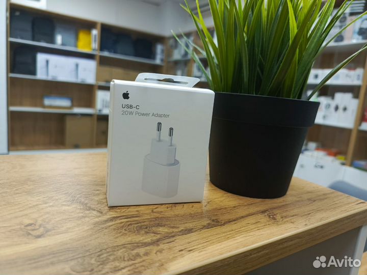 Сетевое устройство Apple PD 20W USB-C Power Adapte