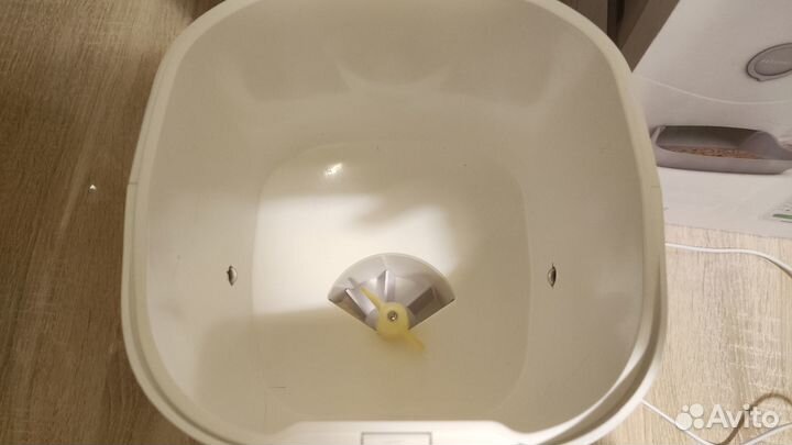 Продам автоматическую кормушку