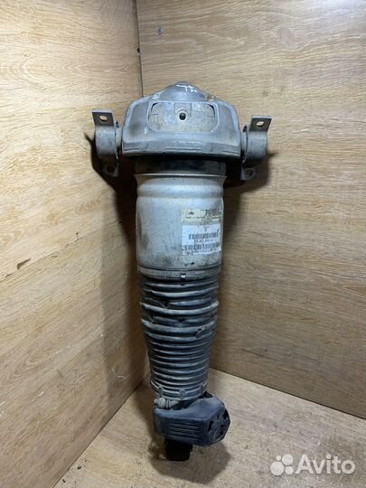 Стойка задняя левая Audi Q7 4L