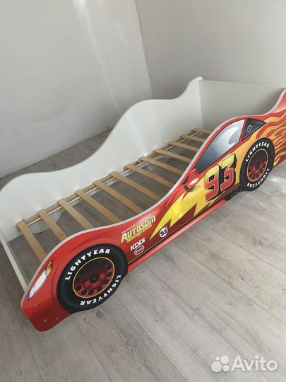 Детская кровать машина с матрасом