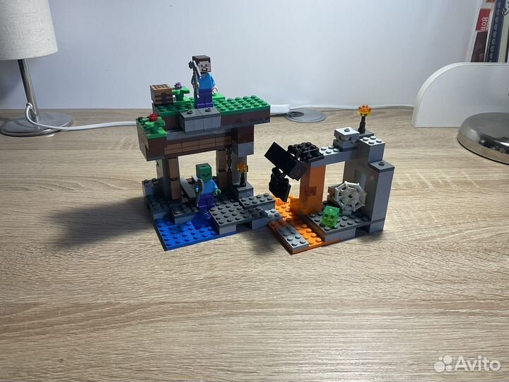 Лего Майнкрафт Заброшенная шахта 21166