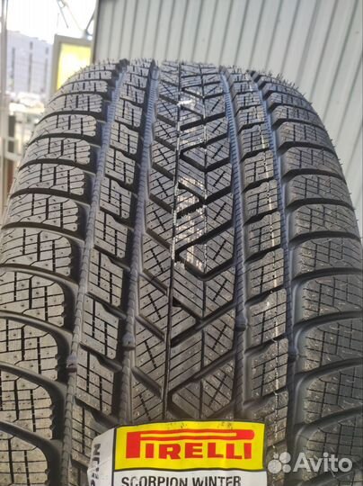 Pirelli Scorpion Winter 275/40 R21 и 315/35 R21 107V