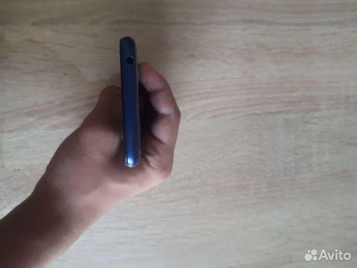 Телефон Huawei y5 lite