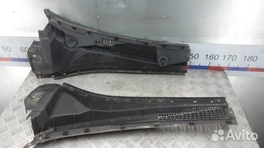 Накладка декоративная (жабо, дождевик) KIA sorento