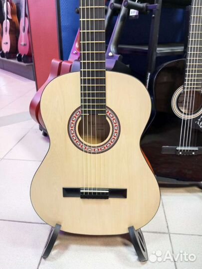 Гитары с широким грифом и металлическими струнами