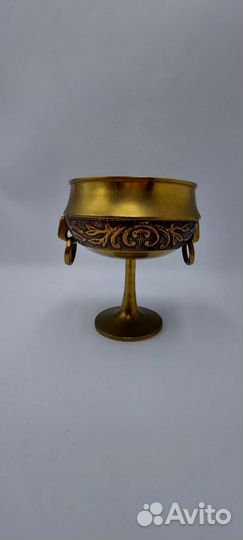 Антикварная бронзовая конфетница на ножке