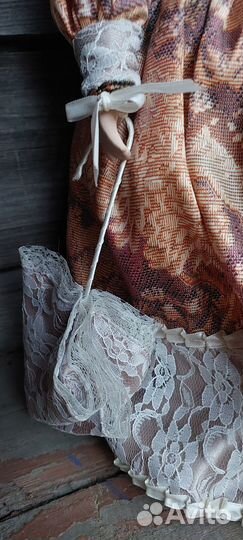 Коллекционная фарфоровая кукла