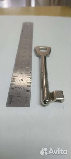Ключ от жд вагона