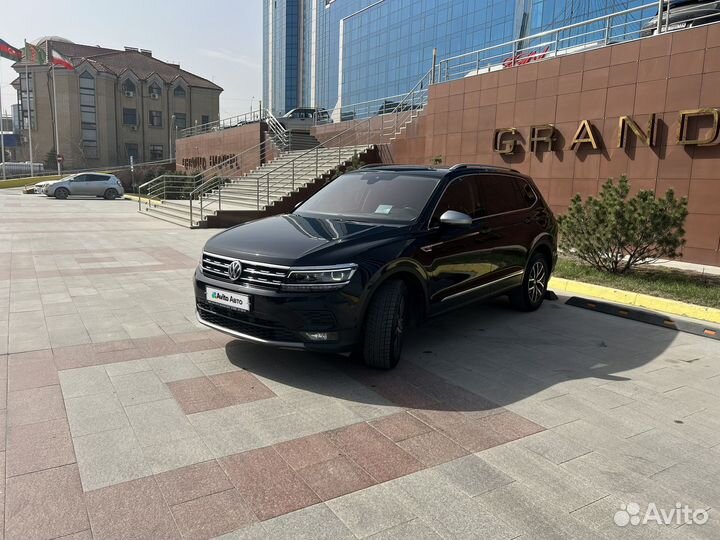 Volkswagen Tiguan 2.0 AMT, 2018, 60 000 км