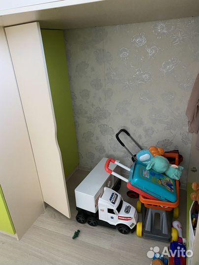 Двухъярусная кровать домик