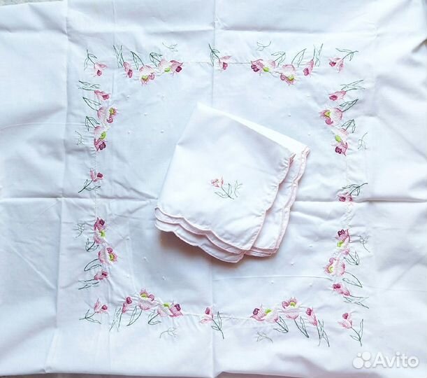 Скатерть и салфетки, набор сервировочный, 1 + 4 шт