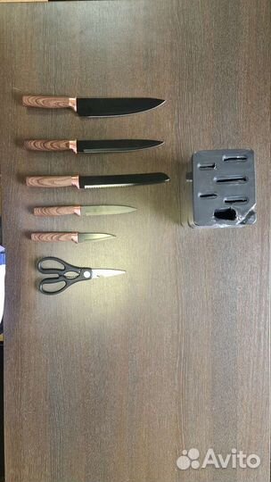 Набор кухонных ножей с подставкой