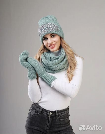 Зимний комплект:шапка, снуд и варежки