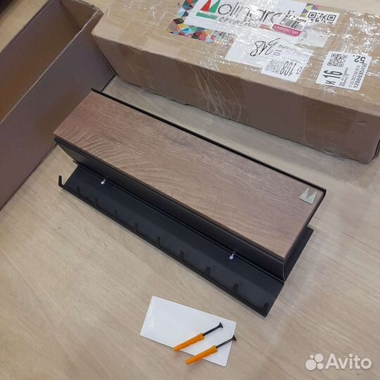 Полка с крючками металлическая настенная 40х9х10см