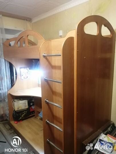 Двухъярусная кровать со шкафом и столом