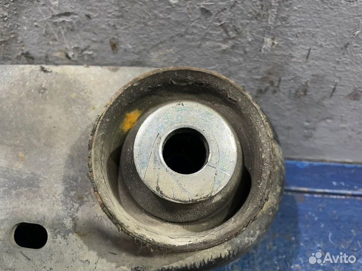 Рычаг продольный задний правый Ford Explorer 4