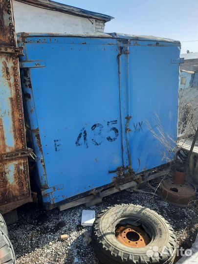 Будка на газон
