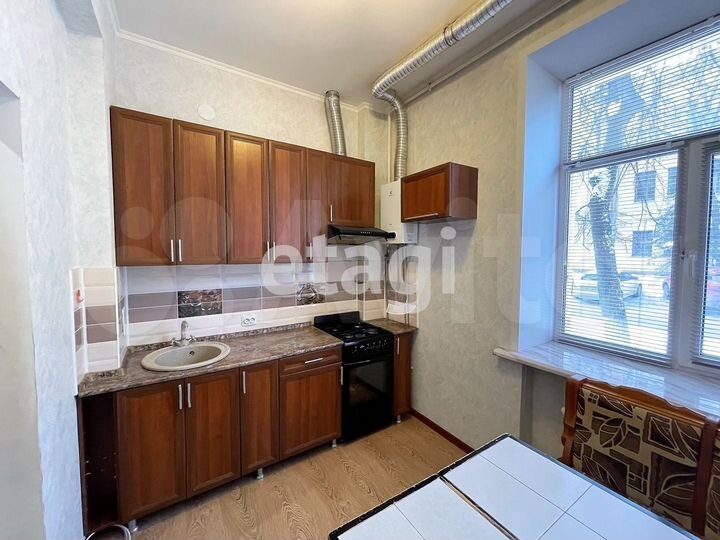 3-к. квартира, 46 м², 1/3 эт.