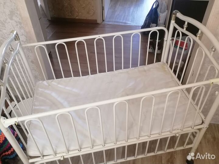 Детская кроватка