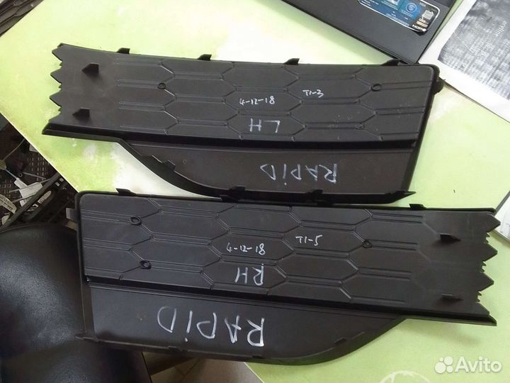 Заглушка птф на бампер Skoda Rapid правая