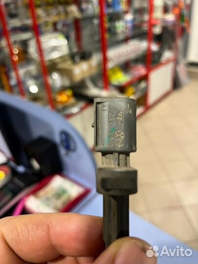 Датчик ABS задний Skoda Octavia A7 1.6 2018г