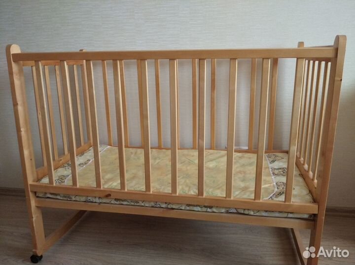 Детская кроватка