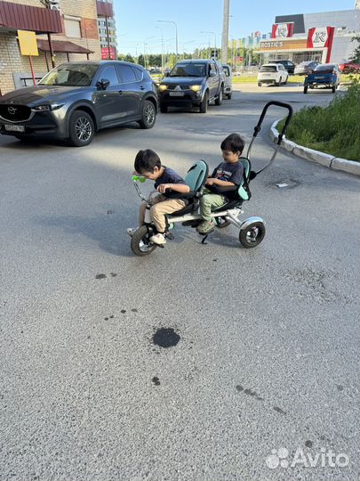 Велосипед для двойняшек