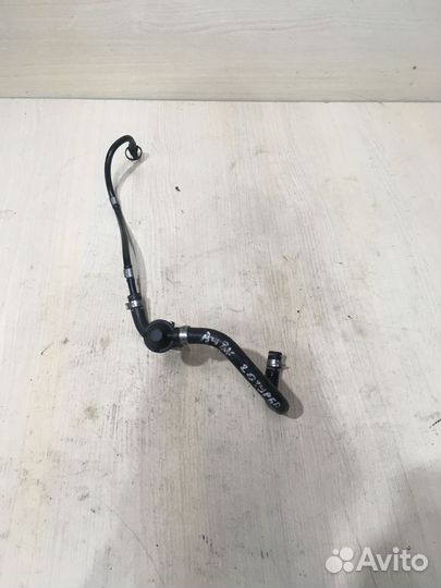 Трубка вакуумная Ауди А4 Б8 06H133781AS