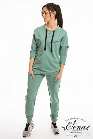 Костюм женский спортивный