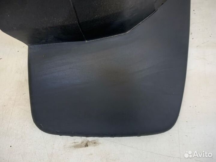 Брызговик задний правый Toyota Land Cruiser Prado