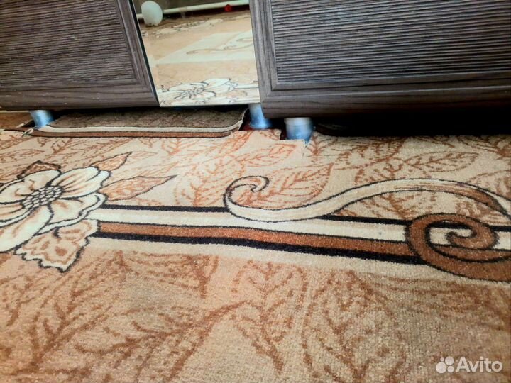 Ковры и поласы бу