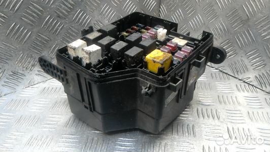 Блок предохранителей hyundai santa FE 1 (99K15M101