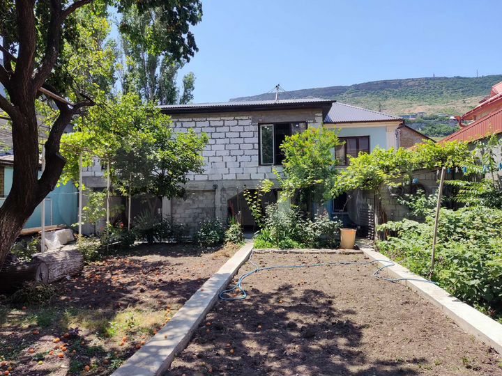 Дом 200 м² на участке 4,5 сот.