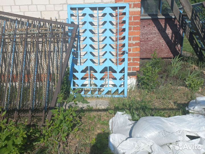 Готовый забор из арматуры