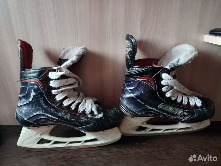 Хоккейные коньки bauer