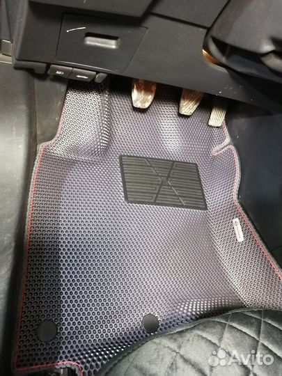 EVO автоковры 3Д с бортиками International