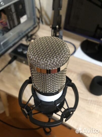 Конденсаторный микрофон BM-800 + паук, новый