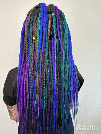 Вплетение кос, дредов, локонов