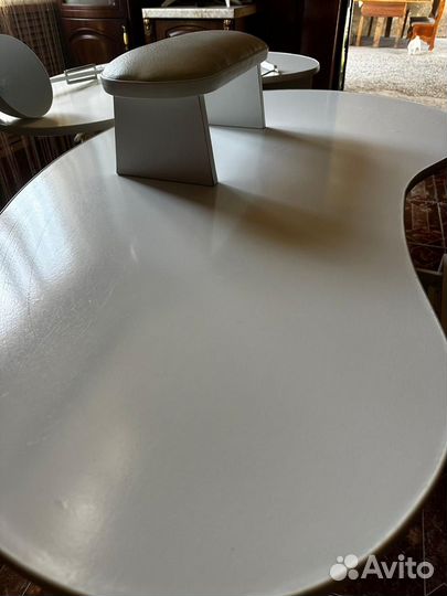 Маникюрный стол