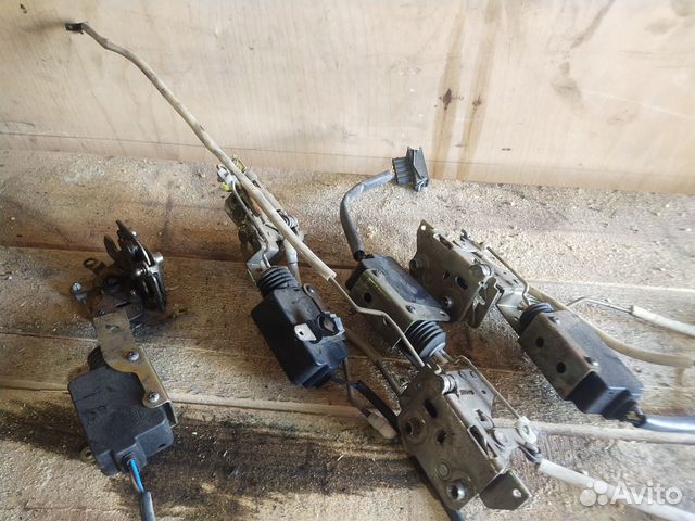 Электро замок двери Волга 31105