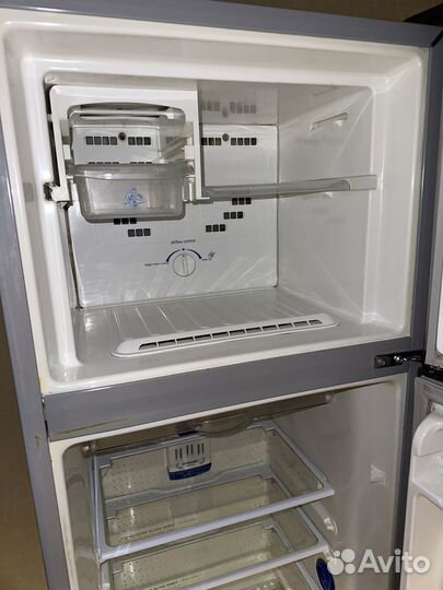 Холодильник whirlpool WBM-286 SF