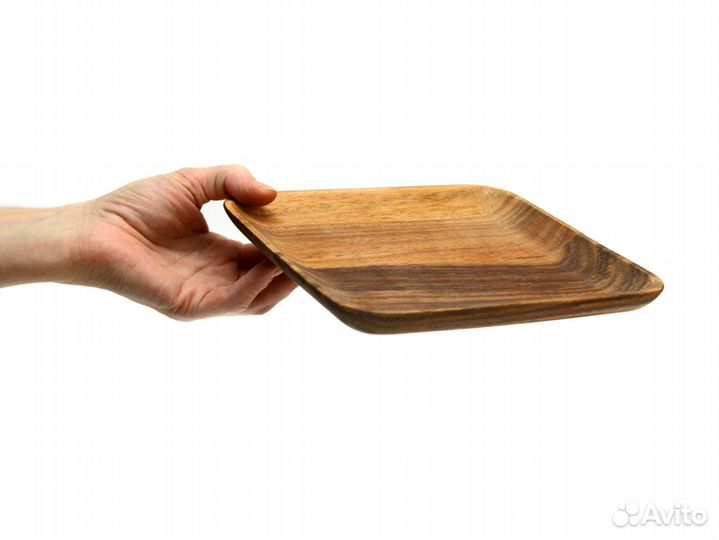 Тарелка деревянная квадратная из акации 20х20 см