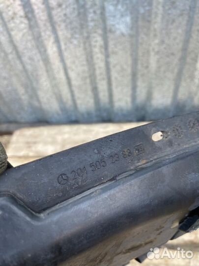 Дефлектор радиатора Mercedes-Benz 190E W201 OM601