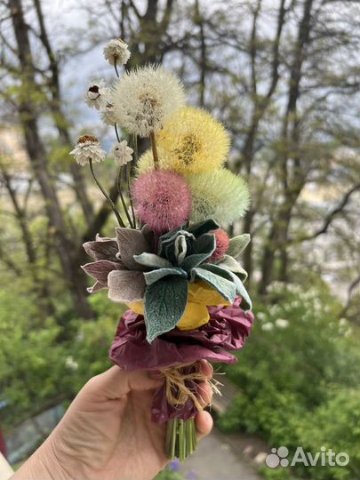 Композиция из сухоцветов