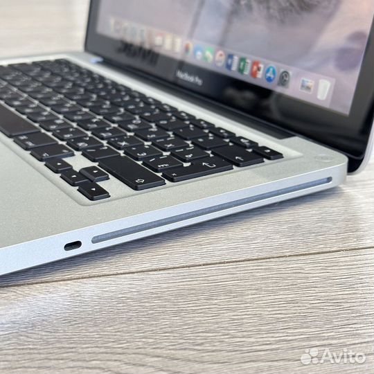 Apple MacBook Pro 13 дюймов i5 / 16 / 500 SSD