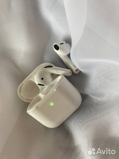 Беспроводные наушники Pro 4 новые