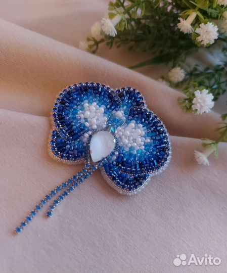 Брошь орхидея