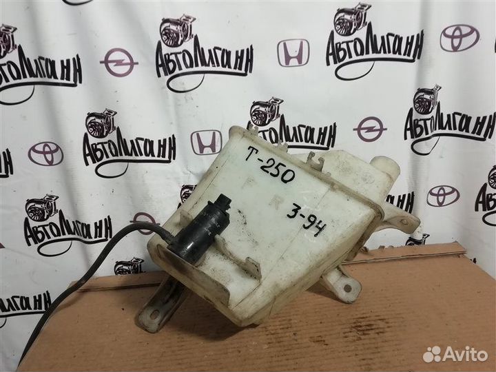 Бачок омывателя Chevrolet Aveo T 250 2010