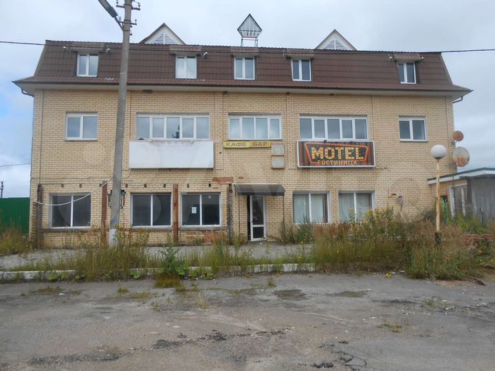 Дом 1380,2 м² на участке 48 сот.