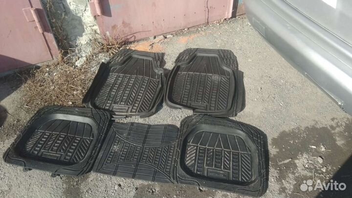 Автомобильные коврики резиновые